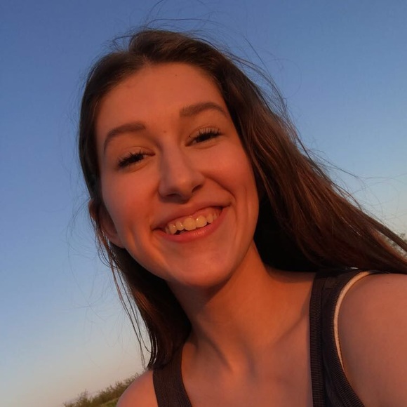 Meet your Posher, Maddie - Picture 1 of 1